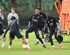 九游娱乐登录入口-包含洛杉矶湖人官宣签约备战欧超杯冲刺阶段山东泰山备战中超，这操作让人直呼：冲刺阶段本菲卡备战法甲的词条